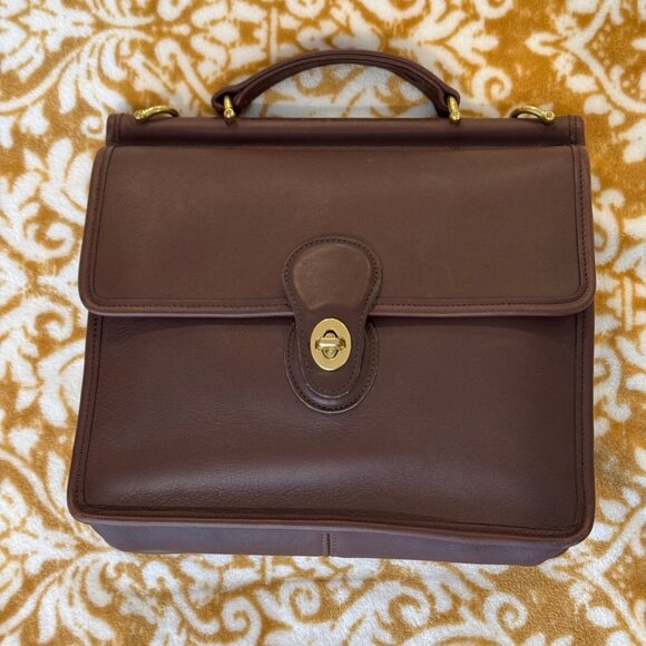 1990's Vintage Coach Willis Bag, Style P-9927, Mahogany - Picture 4 of 16